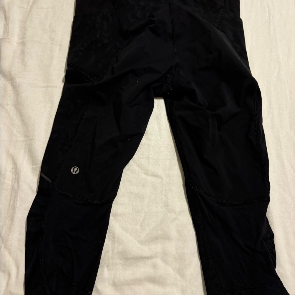 Lululemon capri leopard size 6 - Picture 2 of 4